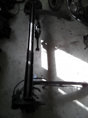 ขาย คานชุดดิสเบรคหลัง nissan cefiro a32 มือสอง สภาพดี ราคา 4000 บาท