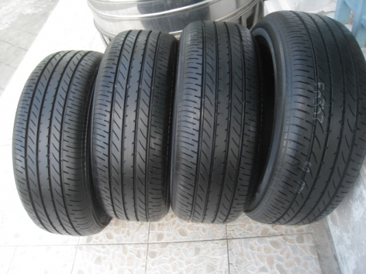 ขายยางป้ายแดงถอดศูนย์ yokohama blue earth e75 215/60r16 ปี13สนใจติดต่อเล็กคลองสามครับ 081-3747940