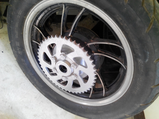 ชุดล้อแม็กหน้าหลังพร้อมโช้คหน้าดิสเบรค เสตอร์หลัง แผงคอ ยามาฮ่า xj 400 cc ราคา 4000 บาท