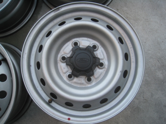 ขายกะทะล้อป้ายแดง Ford ranger 16"x6.5" 6รู139.7  สนใจติดต่อเล็กคลองสามครับ 081-3747940