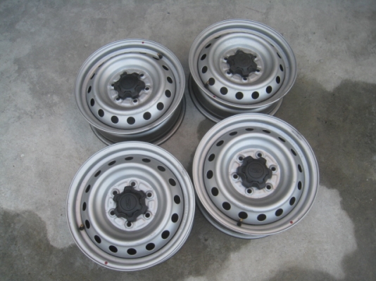 ขายกะทะล้อป้ายแดง Ford ranger 16"x6.5" 6รู139.7  สนใจติดต่อเล็กคลองสามครับ 081-3747940