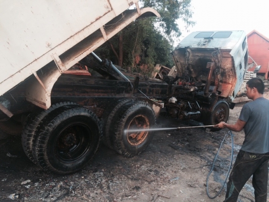 รถสิบล้อ ดั้ม  isuzu 240  2 เพลา เบรกจิฟฟี่ พวงมาลัยเพาเวอร์ เครื่องดี คันชีสวย