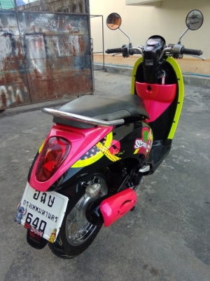 Scoopy-i สีชมพู-ดำ หัวฉีดประหยัดน้ำมัน ราคาถูกครับ