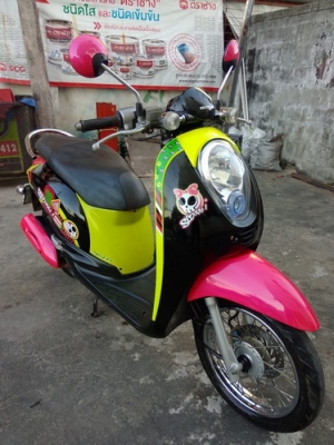 Scoopy-i สีชมพู-ดำ หัวฉีดประหยัดน้ำมัน ราคาถูกครับ