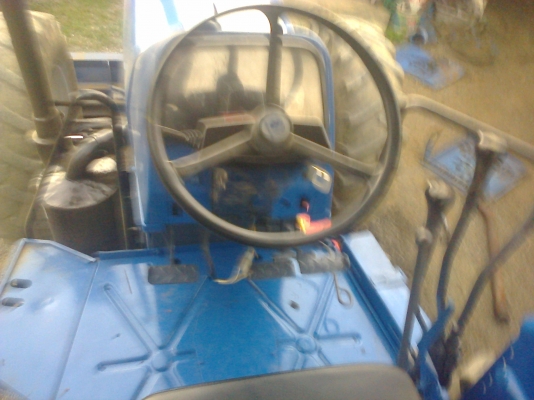 ขายรถไถฟอรด์ ออกห้าง  7840  คาน นิวฮอลแลน 6 สูบ  115  แรง   เกืยร  12  x  12     ดันหน้า หาง 4 ไคเฮงหลี  เล่มทะเบืยน