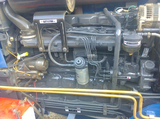 ขายรถไถฟอรด์ ออกห้าง  7840  คาน นิวฮอลแลน 6 สูบ  115  แรง   เกืยร  12  x  12     ดันหน้า หาง 4 ไคเฮงหลี  เล่มทะเบืยน