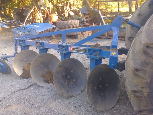 ขายรถไถฟอรด์ ออกห้าง  7840  คาน นิวฮอลแลน 6 สูบ  115  แรง   เกืยร  12  x  12     ดันหน้า หาง 4 ไคเฮงหลี  เล่มทะเบืยน