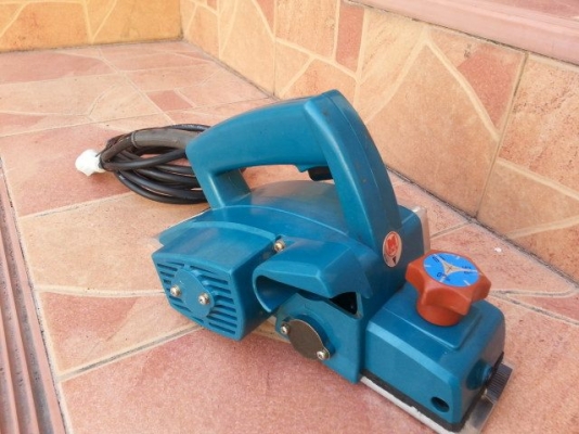 Makita กบไฟฟ้า เลื่อยวงเดือน Makita กบไฟฟ้า เลื่อยวงเดือน