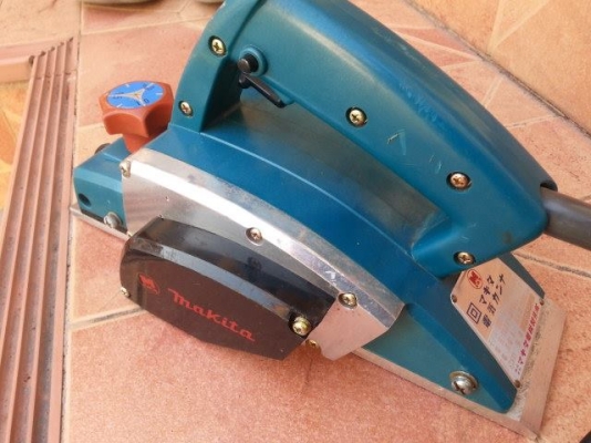 Makita กบไฟฟ้า เลื่อยวงเดือน Makita กบไฟฟ้า เลื่อยวงเดือน