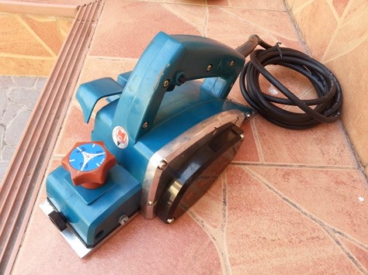 Makita กบไฟฟ้า เลื่อยวงเดือน Makita กบไฟฟ้า เลื่อยวงเดือน