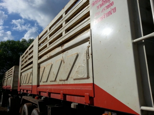 รถฮีโน่ 10 ล้อดั้ม 251 แรงม้า. ปี 56  ( ขายแม่ , ลูก )   สนใจติดต่อ 081 - 6079515