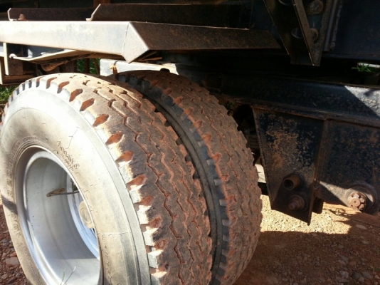 รถฮีโน่ 10 ล้อดั้ม 251 แรงม้า. ปี 56  ( ขายแม่ , ลูก )   สนใจติดต่อ 081 - 6079515