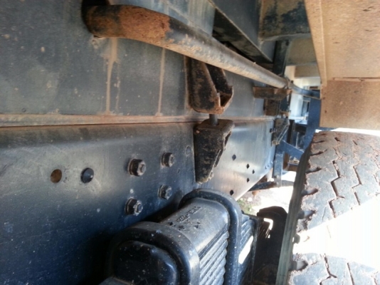 รถฮีโน่ 10 ล้อดั้ม 251 แรงม้า. ปี 56  ( ขายแม่ , ลูก )   สนใจติดต่อ 081 - 6079515