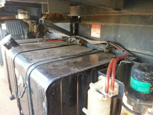 รถฮีโน่ 10 ล้อดั้ม 251 แรงม้า. ปี 56  ( ขายแม่ , ลูก )   สนใจติดต่อ 081 - 6079515