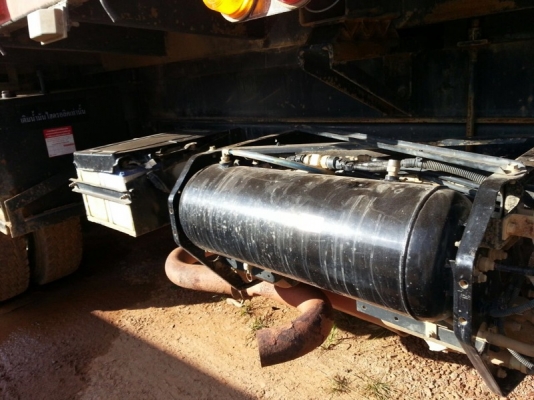 รถฮีโน่ 10 ล้อดั้ม 251 แรงม้า. ปี 56  ( ขายแม่ , ลูก )   สนใจติดต่อ 081 - 6079515