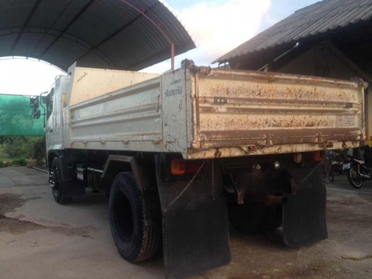 รถฮีโน่  6  ล้อดั้ม  220 แรงม้า.  ปี 54  ( รถวิ่ง 18x,xxx กม. )  สนใจติดต่อ 081 - 6079515