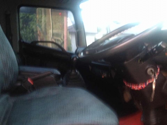 รถฮีโน่  6  ล้อดั้ม  220 แรงม้า.  ปี 54  ( รถวิ่ง 18x,xxx กม. )  สนใจติดต่อ 081 - 6079515