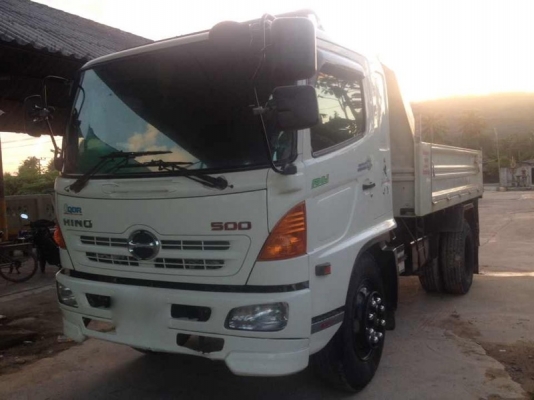 รถฮีโน่  6  ล้อดั้ม  220 แรงม้า.  ปี 54  ( รถวิ่ง 18x,xxx กม. )  สนใจติดต่อ 081 - 6079515
