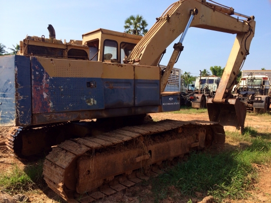 ขายด่วน  รถแบคโฮ   KOMATSU  200 - 2   พร้อมใช้งาน   สภาพดีมาก