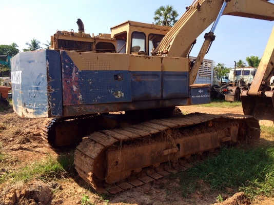 ขายด่วน  รถแบคโฮ   KOMATSU  200 - 2   พร้อมใช้งาน   สภาพดีมาก