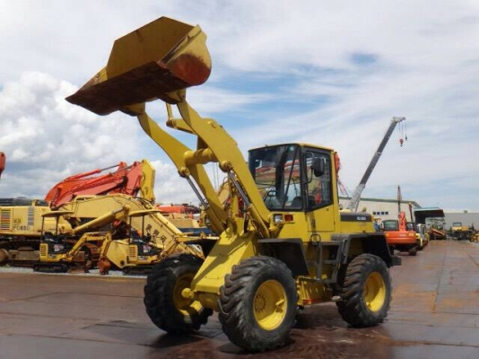 WA 100-3 เครื่อง 6สูบ นำเข้าจากญี่ปุ่น รถ 3,000 ชั่วโมง งาม ไร้ที่ติ ราคาพิเศษ 090-986-2521 อ๊อบ