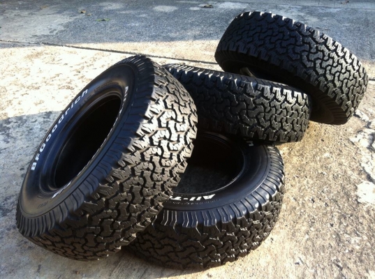 ขายยาง BF Goodrich All-terrain ขนาด 265 75 r16 สวยๆ