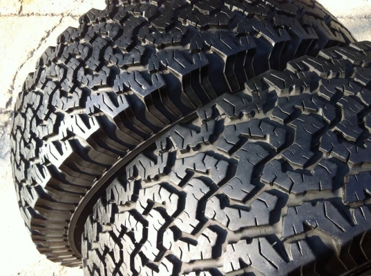ขายยาง BF Goodrich All-terrain ขนาด 265 75 r16 สวยๆ