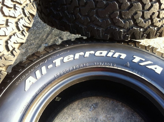 ขายยาง BF Goodrich All-terrain ขนาด 265 75 r16 สวยๆ