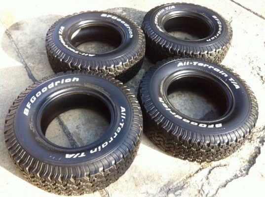 ขายยาง BF Goodrich All-terrain ขนาด 265 75 r16 สวยๆ