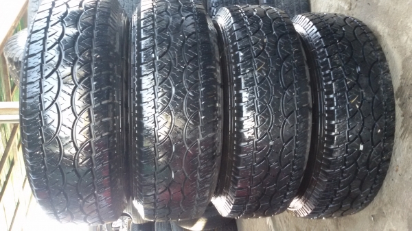 ขายยาง235 75 15 ปี14ชุดละ6800