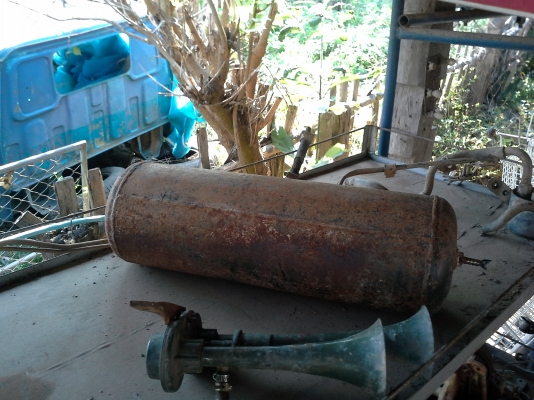 ขายแตรลมใช้งานได้ปกติ ปากแตร+ถังลม ขายถูก1800-