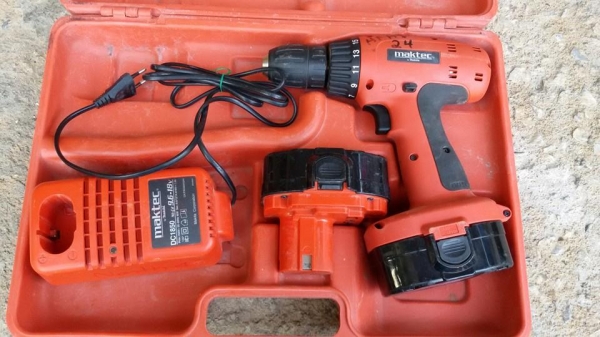 ขาย สว่านไร้สาย Maktec  ( ชาติ ลำพูน )