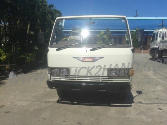 รถบรรทุก 6 ล้อ HINO FB113 คัซซียาว 5 เมตร...สามารถดูสภาพรถและทดลองขับได้ที่ศูนย์พักรถ truck2hand จังหวัดสระบุรี