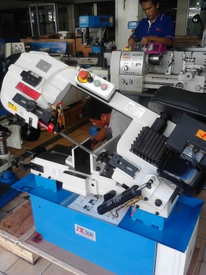 เครื่องตัดสายพาน ไฟ220v.ตัดเหล็ก.สแตนเลส.อลุมิเนียม.ทองเหลือง.ทองแดง.ไม้.พลาสติกแข็ง