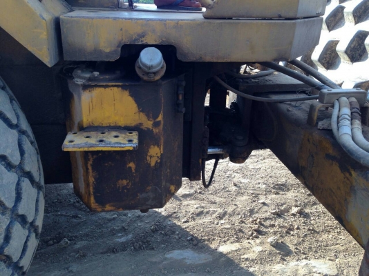 ขายรถบด SAKAI SV500 มี 2 คัน 1.มีล้อหนามอย่างเดียว ราคา 1100000 คันที่ 2 มี 2 เปลือก ราคา 1200000 เล่มทะเบียน