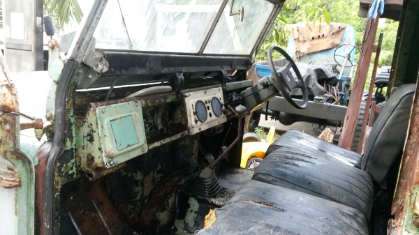 ขายรถแลนด์โรเวอร์ เครื่องอีซูซุC240 มีเกียร์โฟร์4x4 เป็นมิเนียมทั้งคัน ฟรีล็อคหน้า ทะเบียนขาดเกินไม่มีชุดโอนไปตามเอาเองครับ ขาย 65000 บาท