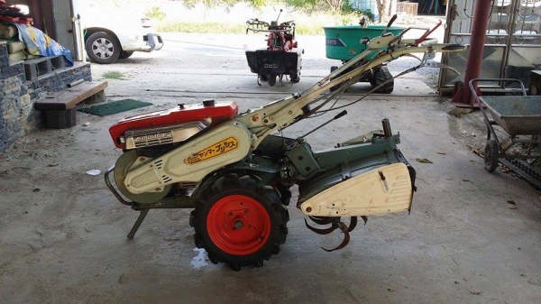 รถไถเดินตาม YANMAR  ขนาด 5 แรง เครื่องยนต์ดีเซล เก่าญี่ปุ่น   เครื่องยนต์ติดง่าย  สภาพสวยพร้อมใช้งาน