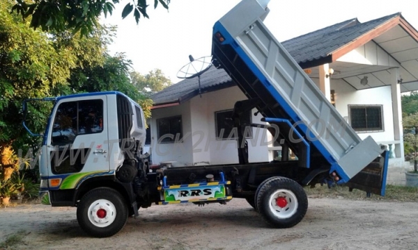 รถบรรทุก 6 ล้อดัมพ์ ยี่ห้อ HINO ปีจดทะเบียน 2526  210 แรงม้า