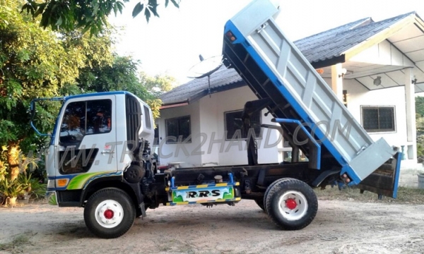 รถบรรทุก 6 ล้อดัมพ์ ยี่ห้อ HINO ปีจดทะเบียน 2526  210 แรงม้า