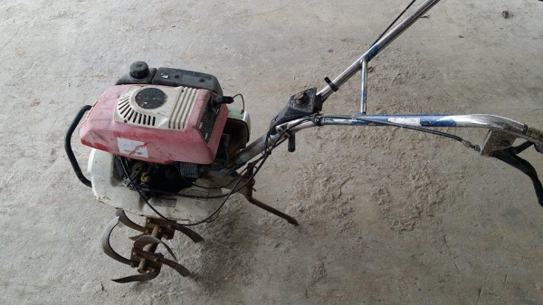 รถพรวนดินเดินตาม ขนาด 2.5 แรง เก่าญี่ปุ่น เครื่องยนต์ HONDA พร้อมชุดพรวนดิน รถพร้อมทำงาน รถพรวนดินเดินตาม ขนาด 2.5 แรง เก่าญี่ปุ่น เครื่องยนต์ HONDA พร้อมชุดพรวนดิน รถพร้อมทำงาน