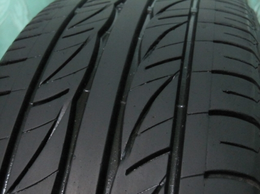 ขายยาง Bridgestone ขนาด 185 55R 15 สภาพสวยๆ