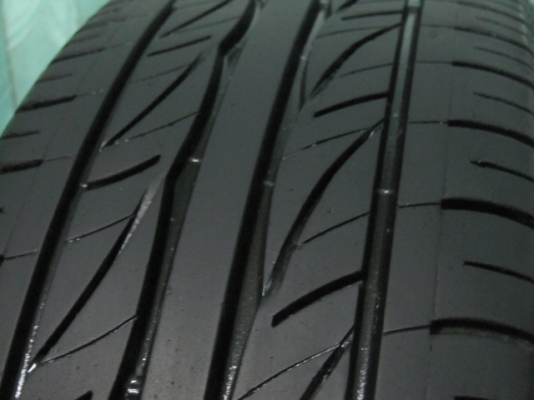 ขายยาง Bridgestone ขนาด 185 55R 15 สภาพสวยๆ