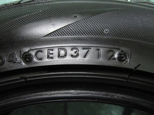 ขายยาง Bridgestone ขนาด 185 55R 15 สภาพสวยๆ