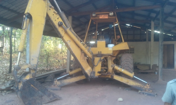 รถขุดล้อยางCat