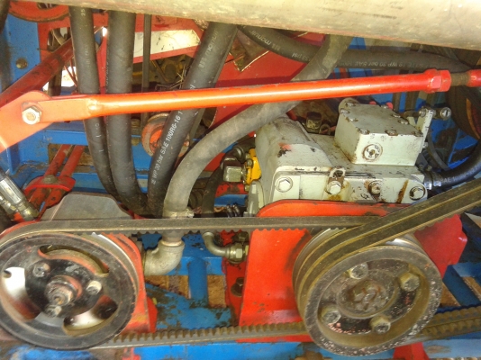 ขายรถเกี่ยวศักดิ์พัฒนา เครื่อง JO8C อุ้ม 2.3 ตันตัวเดิน 10 HT ราคา 800,000 บาท ลดได้