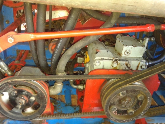 ขายรถเกี่ยวศักดิ์พัฒนา เครื่อง JO8C อุ้ม 2.3 ตันตัวเดิน 10 HT ราคา 800,000 บาท ลดได้