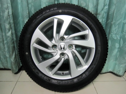 ขายล้อแม็กป้ายแดง ALL NEW JAZZ ขอบ 15 พร้องยางปี 14 วิ่งมา 50 โล