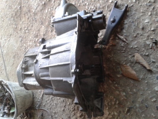 ขายเกียรธรรมดาเปอร์โย 305 ขายเกียรธรรมดาเปอร์โย 305