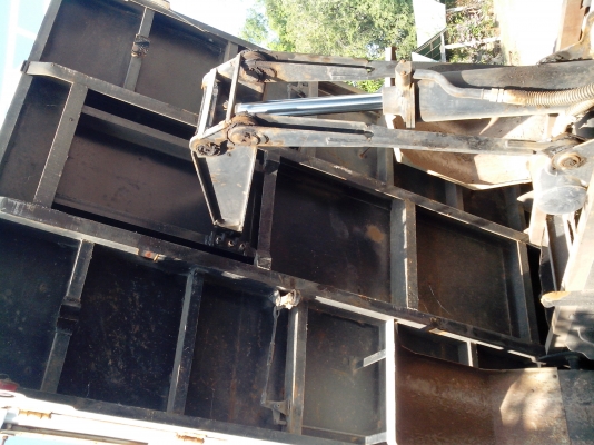 ขาย 6 ล้อดั้ม ฟูโซ  165 แรง 6d14 พร้อมใช้งาน