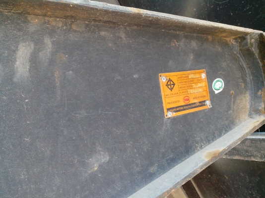 ขาย 6 ล้อดั้ม ฟูโซ  165 แรง 6d14 พร้อมใช้งาน